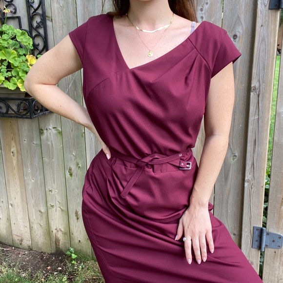 Le Chateau wine coloured dress - Picture 4 of 9